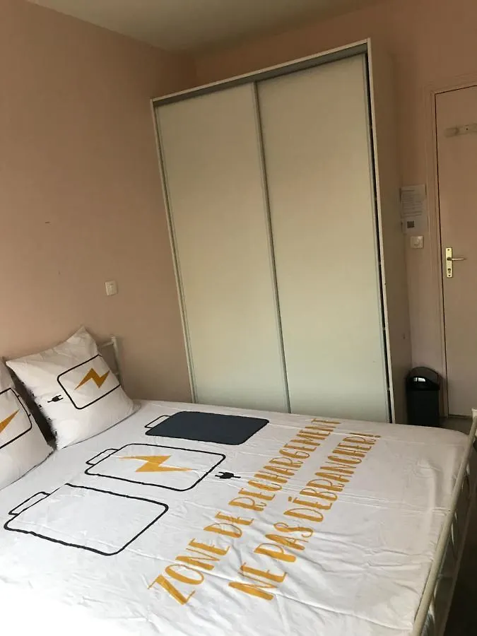 Chambre Double En Face De La Gare Roanne